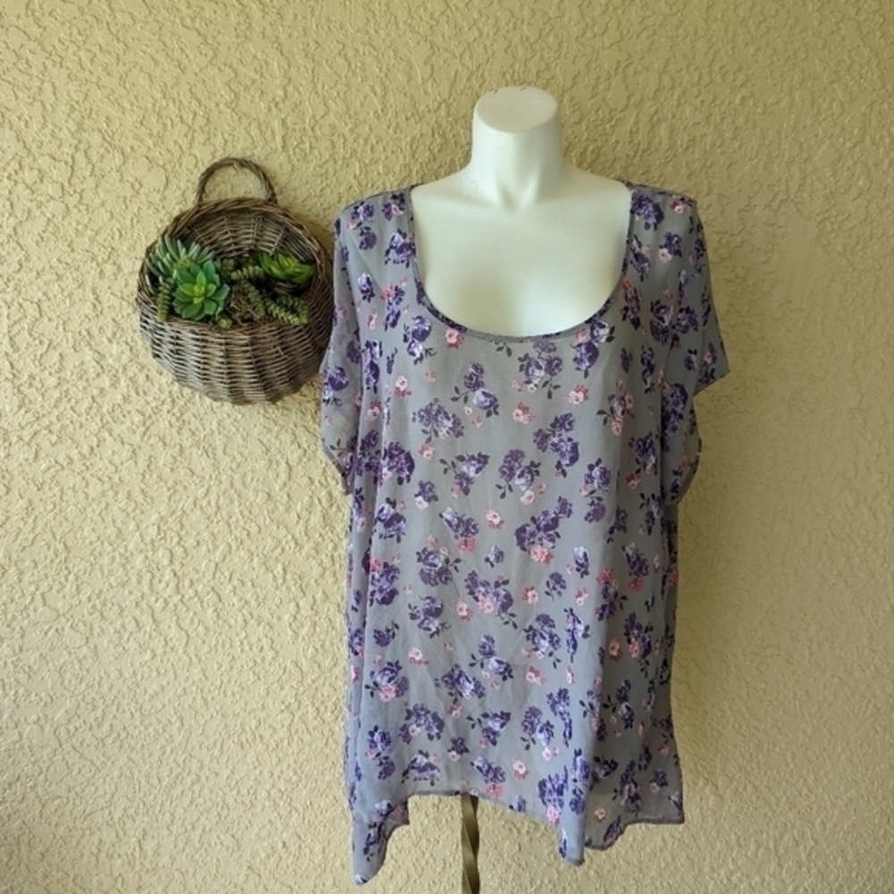 Torrid floral semi sheer blouse‎ size 5